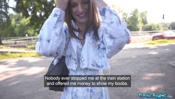 Public Agent Голе фотографије OnlyFans 134