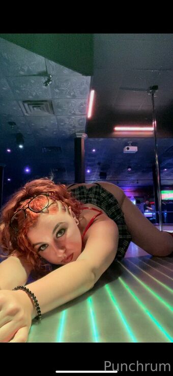 punchrum Голе фотографије OnlyFans 30