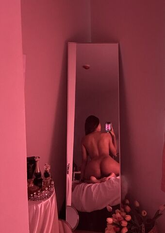 Queenprow Голе фотографије OnlyFans 2