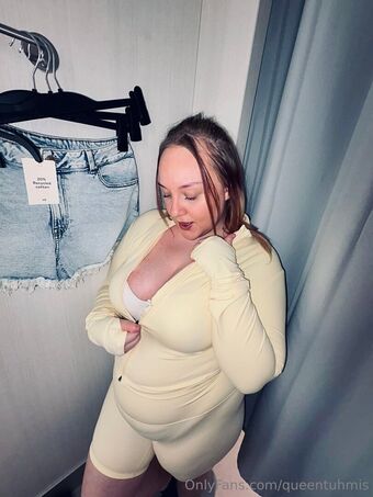 queentuhmis Голе фотографије OnlyFans 13