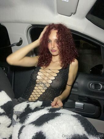redariel Голе фотографије OnlyFans 13