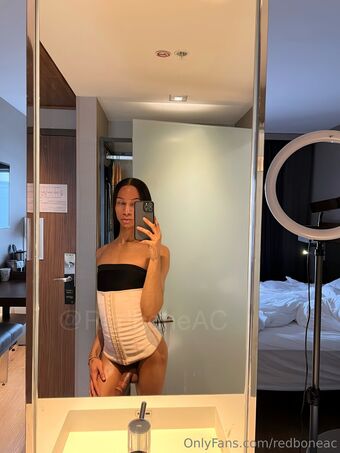 redboneac Голе фотографије OnlyFans 19