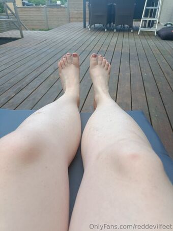 reddevilfeet Голе фотографије OnlyFans 9