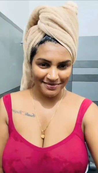 reshmarechu Голе фотографије OnlyFans 4
