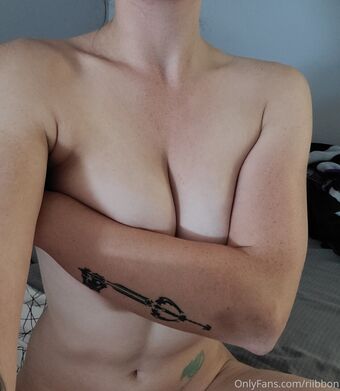 Ribbon Голе фотографије OnlyFans 9