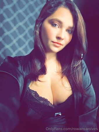 rowanswolves Голе фотографије OnlyFans 57