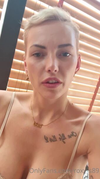 Roxy S89 Голе фотографије OnlyFans 9