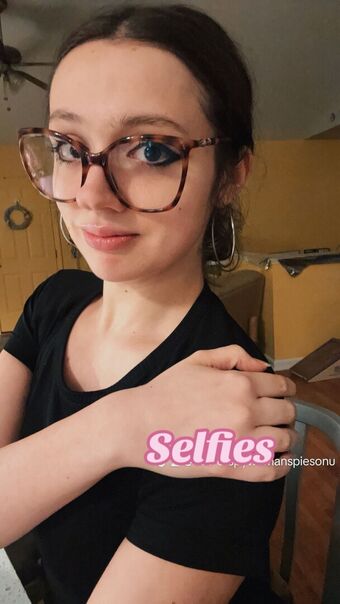 rubyvstiktok Голе фотографије OnlyFans 1