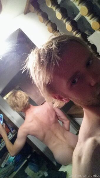 rulebot Голе фотографије OnlyFans 8
