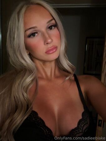 Sadieeblake Голе фотографије OnlyFans 12