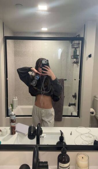 Sakura Shymko Голе фотографије OnlyFans 142