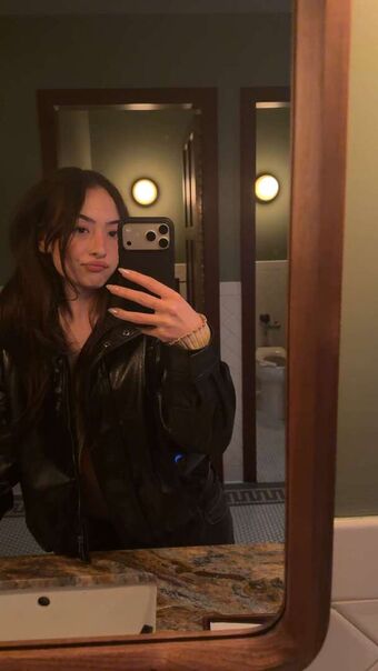 Sakura Shymko Голе фотографије OnlyFans 146