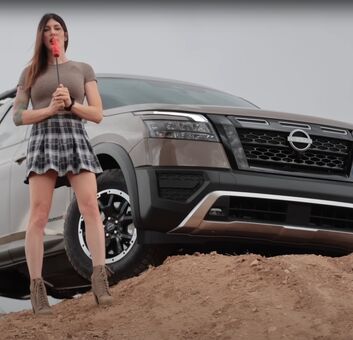 Sarah-n-Tuned, Голе фотографије OnlyFans 8