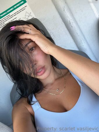 Scarlet Vas