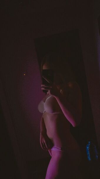 Selfika Голе фотографије OnlyFans 20