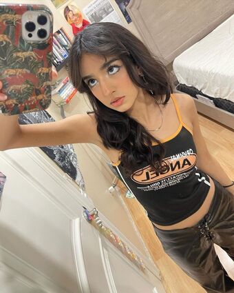 Sia Kumar Голе фотографије OnlyFans 2