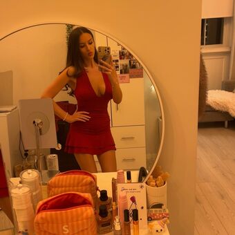 Simone Goodall Голе фотографије OnlyFans 49