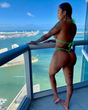 Skydays Голе фотографије OnlyFans 1