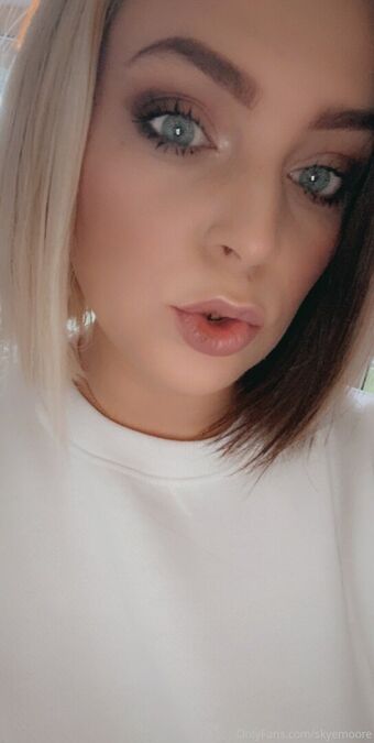skyemoore Голе фотографије OnlyFans 30