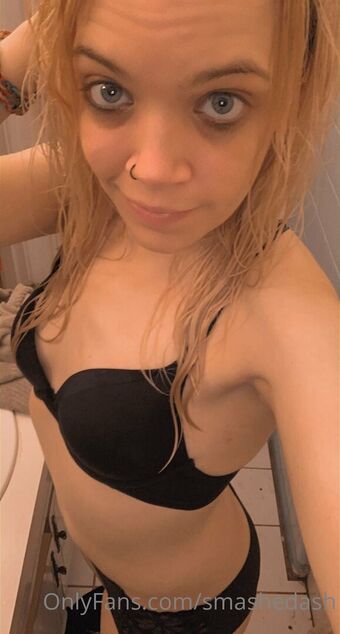 smashedash Голе фотографије OnlyFans 28
