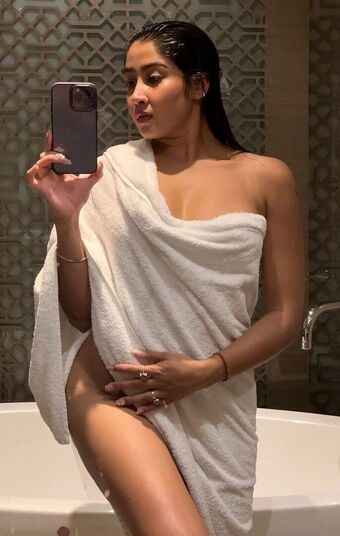 sofiaansari Голе фотографије OnlyFans 10