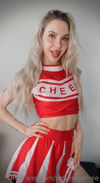 sofieskyefree Голе фотографије OnlyFans 21