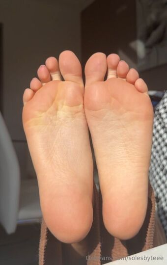 solesbyteee Голе фотографије OnlyFans 8