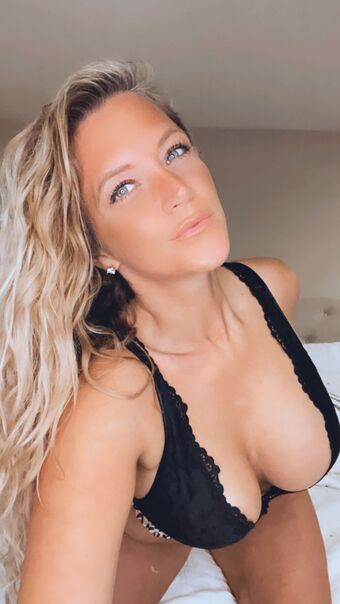 sonnirae Голе фотографије OnlyFans 14