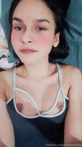 SoyNaiah Голе фотографије OnlyFans 20