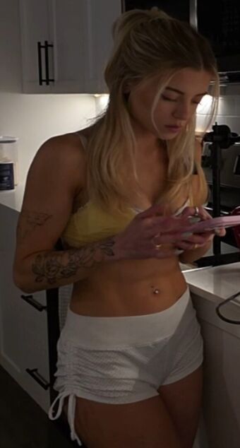 Stepsiskat Голе фотографије OnlyFans 31