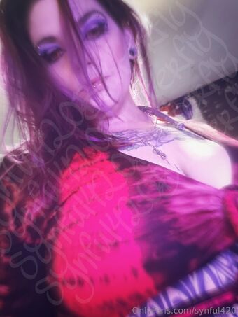 synful420 Голе фотографије OnlyFans 17