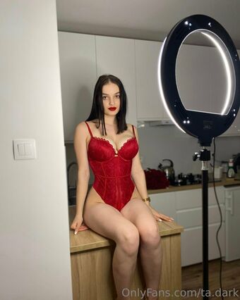 ta.dark Голе фотографије OnlyFans 101