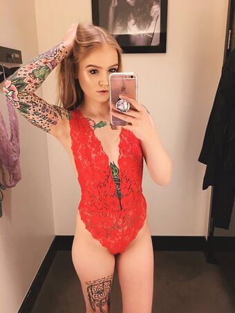 Taysux // Taylor Haugen // miller white