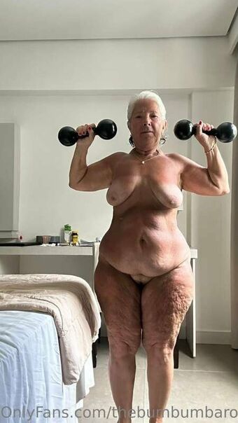 thebumbumbaroness Голе фотографије OnlyFans 32