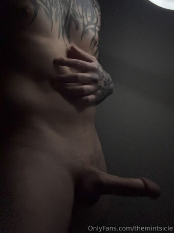 themintsicle Голе фотографије OnlyFans 13