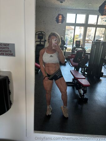 themusclemommyy02