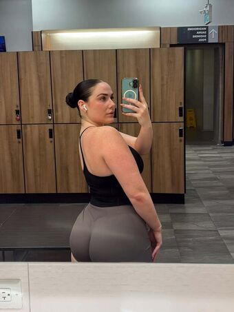 therealrubyreign Голе фотографије OnlyFans 9