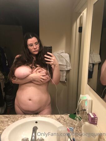Thickiegqueen Голе фотографије OnlyFans 14