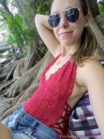 thoughtypraxis Голе фотографије OnlyFans 7