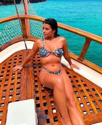 throwsumchlo Голе фотографије OnlyFans 2