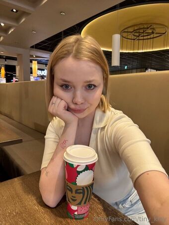 tiny_kinyy Голе фотографије OnlyFans 1