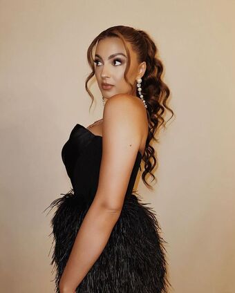 Tori Kelly Голе фотографије OnlyFans 53