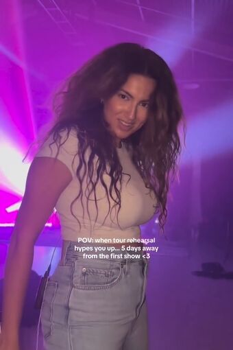 Tori Kelly Голе фотографије OnlyFans 55