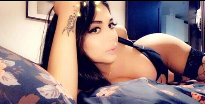 TS Nour Голе фотографије OnlyFans 13