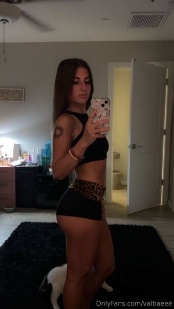 valbaeee Голе фотографије OnlyFans 12