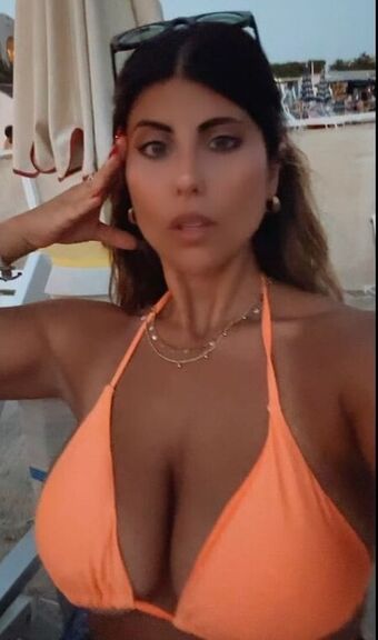 Valentina De Nucci Голе фотографије OnlyFans 17
