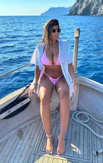 Valentina De Nucci Голе фотографије OnlyFans 27