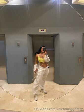 valentinaggomez Голе фотографије OnlyFans 11