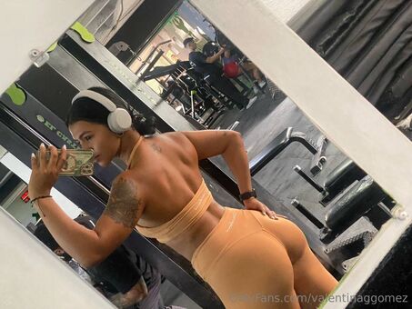 valentinaggomez Голе фотографије OnlyFans 21