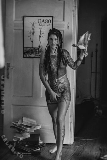 Valkyriz Голе фотографије OnlyFans 35